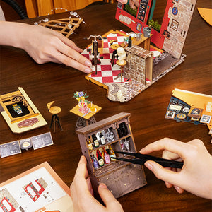 Rolife Henry’s Chocolate - DIY Miniature Dollhouse - DG174