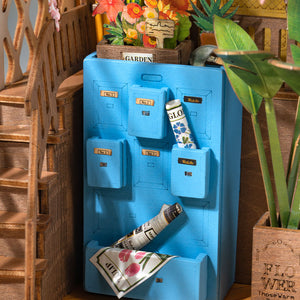 Rolife Holiday Garden House - DIY Book Nook Shelf Insert - TGB06