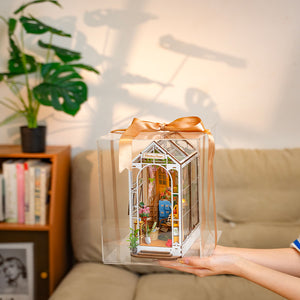 Rolife Holiday Garden House - DIY Book Nook Shelf Insert - TGB06