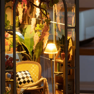 Rolife Holiday Garden House - DIY Book Nook Shelf Insert - TGB06