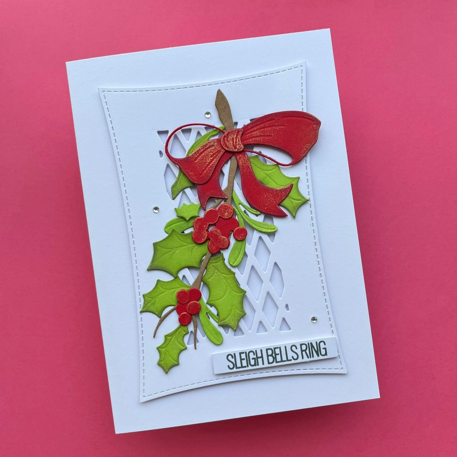 Lisa Horton Crafts Traditional Christmas Holly Layering Dies