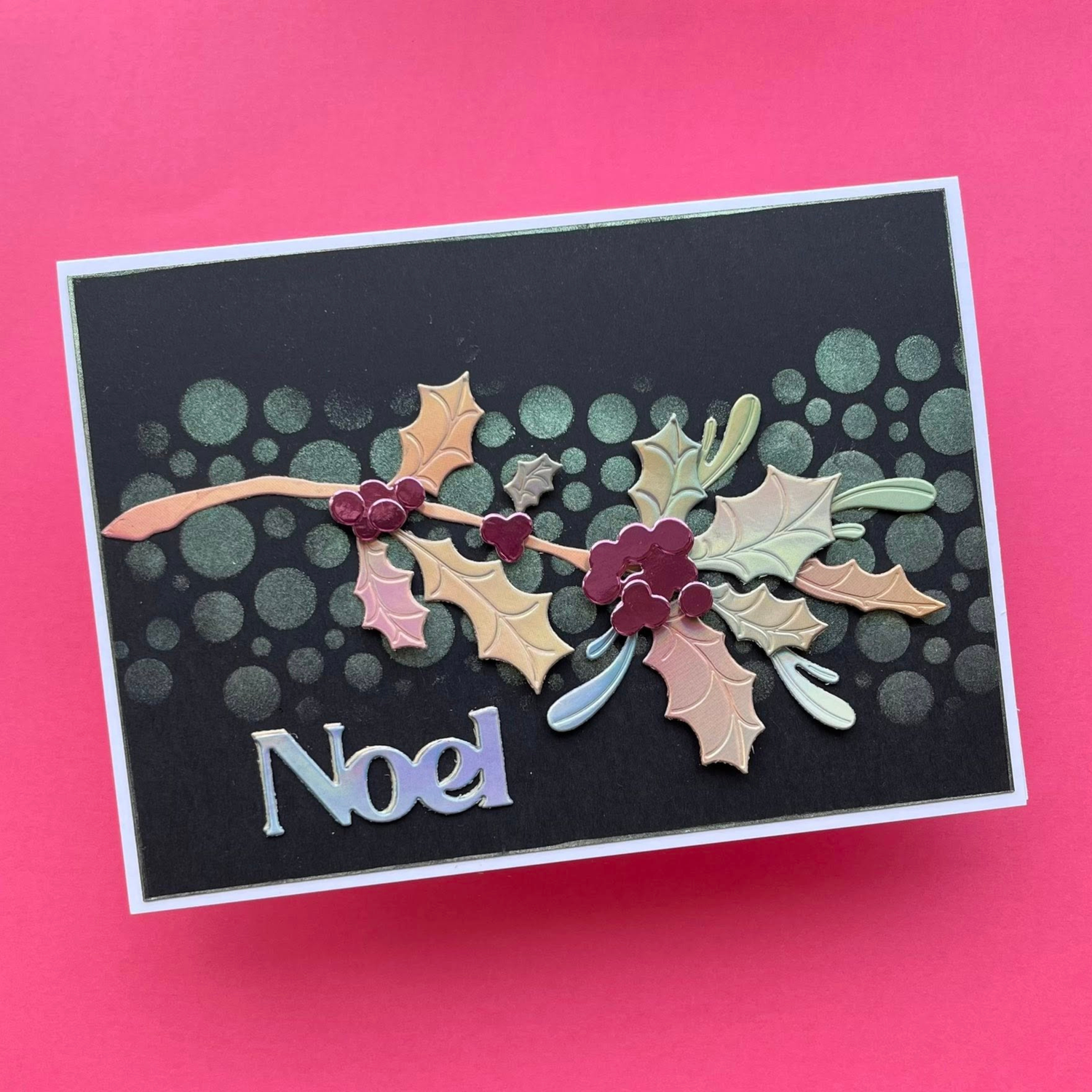 Lisa Horton Crafts Traditional Christmas Holly Layering Dies