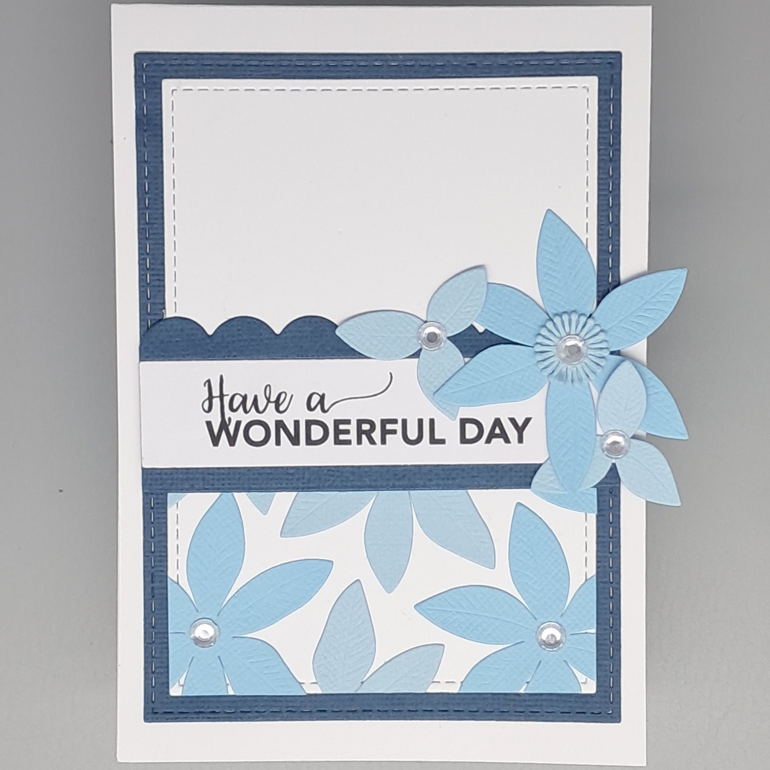 Lisa Horton Crafts All Year Round Blooms Die Set