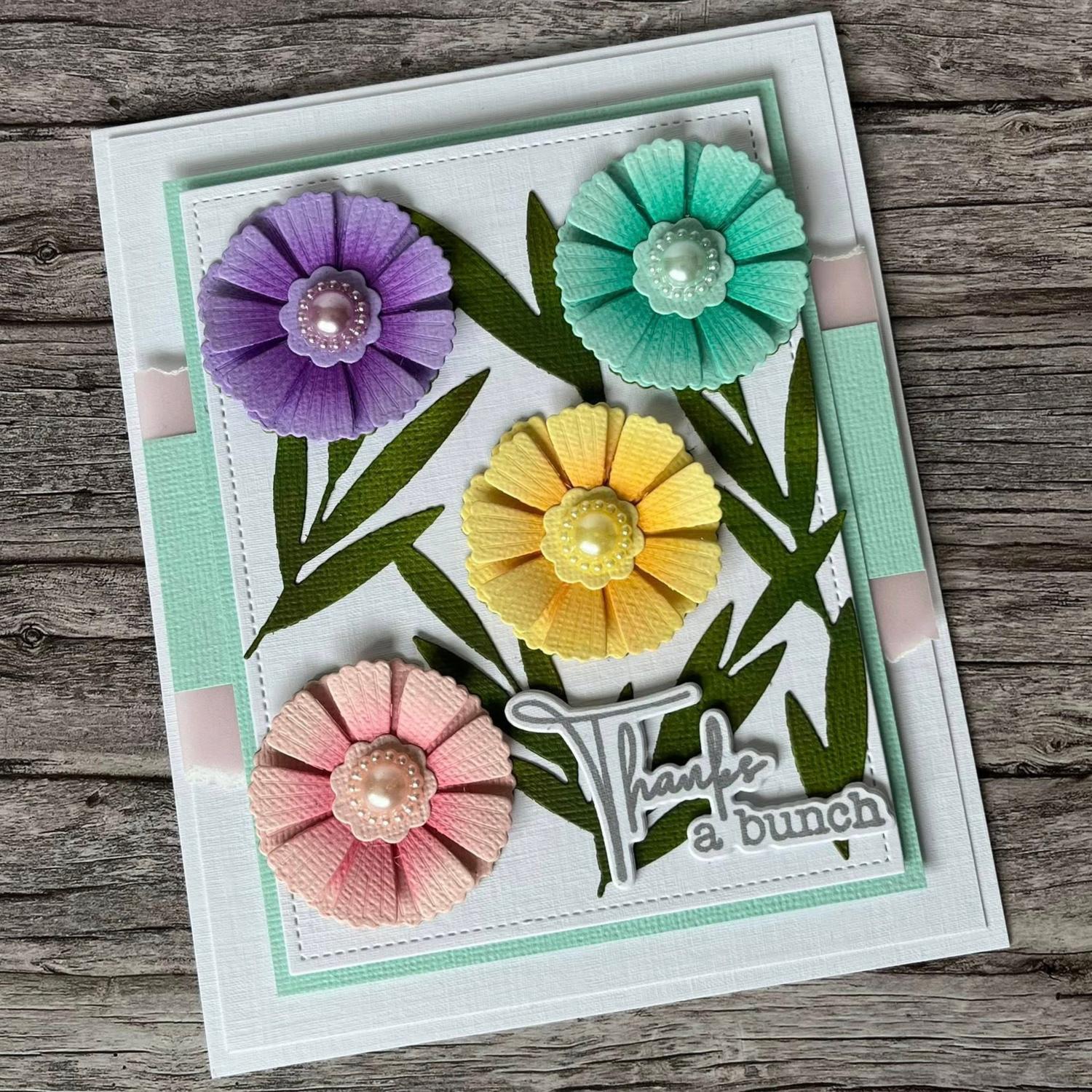 Lisa Horton Crafts Beautiful Blooms Floral Plate Die Set