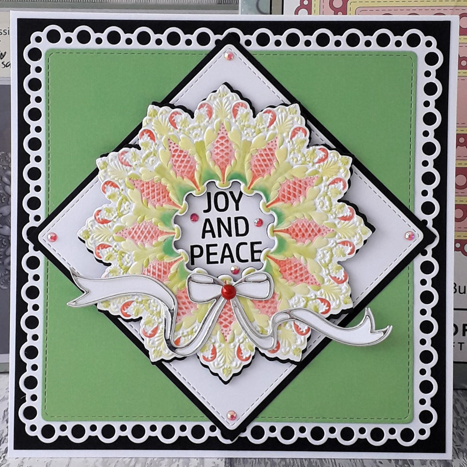 Lisa Horton Crafts Ruffled Lace Frame 6" x 6" Layering Stencils